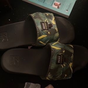 Reef slides